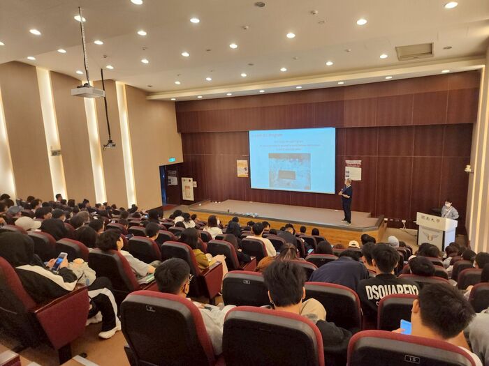 2026搭起英語學習橋樑: 支持學生邁向美國大學英語學習機會圖片