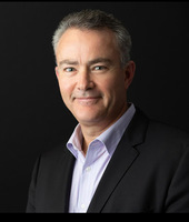 Brian Hughes圖片
